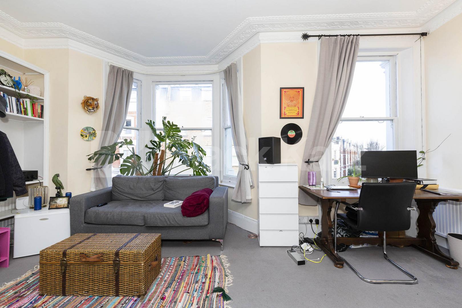 			1 Bedroom, 1 bath, 1 reception Flat			 Blythe Road, KENSINGTON OLYMPIA